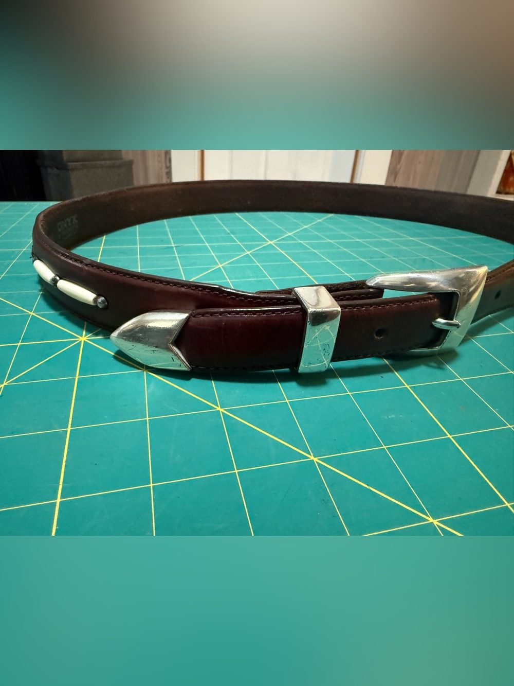 Onyx by Brighton Brown Leather Belt 40 Western Silver Buckle Bone Inlay